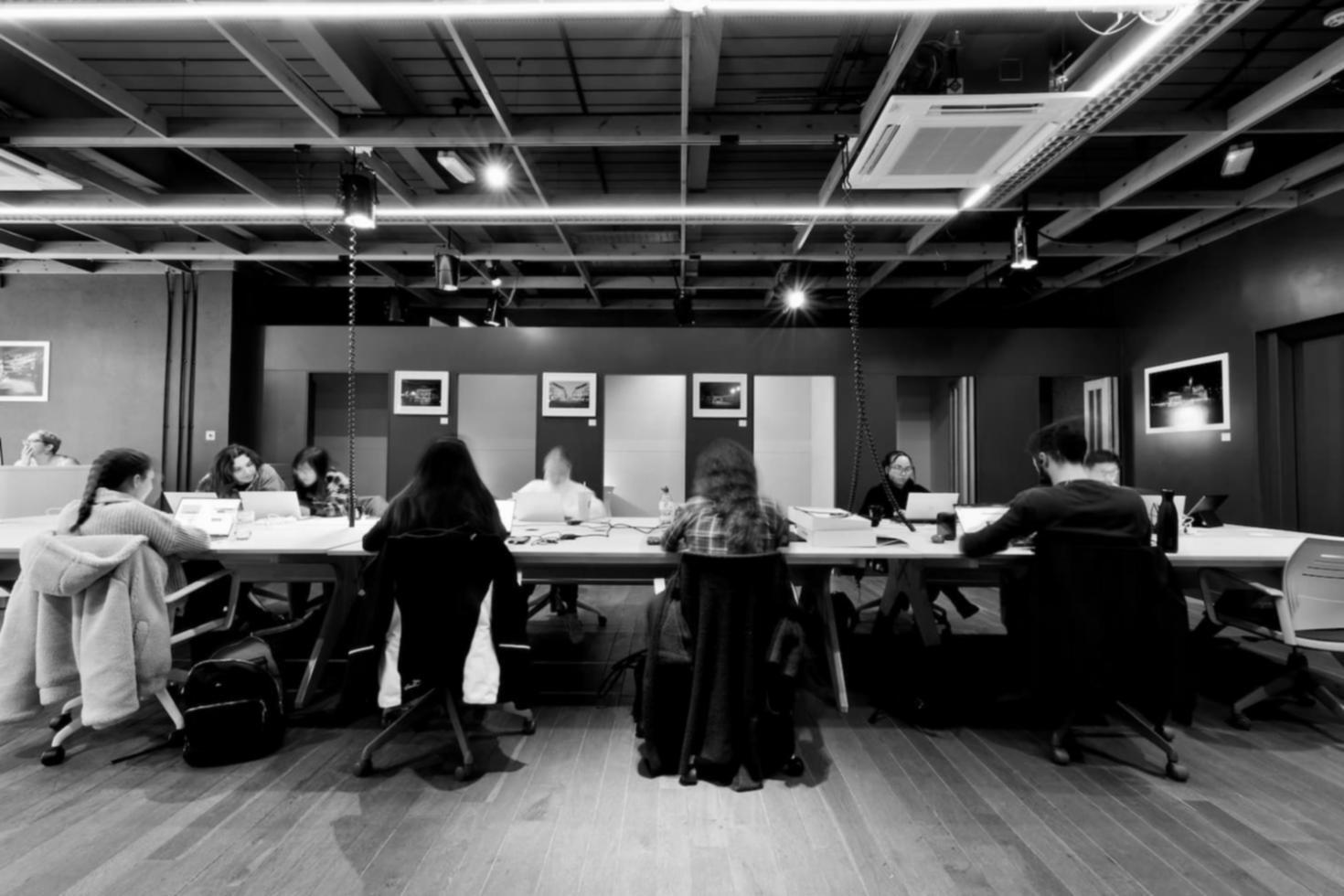 Unser Kontaktteam steht bereit, um Ihnen zu helfen